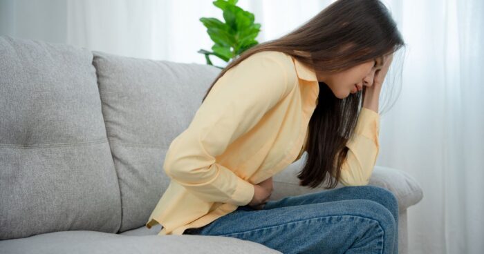 Nut allergy symptoms include itchy skin, rash or skin swelling, red patches on the skin, sneezing, runny nose or shortness of breath, nausea, abdominal pain, diarrhoea and vomiting, a burning or itching sensation in the mouth, tongue or throat, and in extreme cases anaphylaxis.