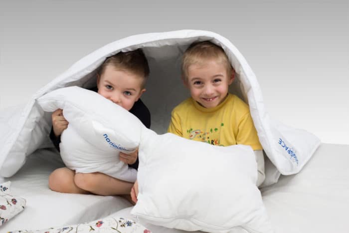 Some claim that using preventive products isolates us from allergens, preventing our immune system from building up resistance. This is actually a huge myth. We explain why a clean environment is not harmful for allergy sufferers.
