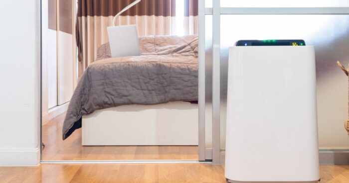 You can reduce the amount of allergens in your home with an air purifier. Besides allergens, it also tackles bacteria, viruses, odours, and gases. Hay fever symptoms will then be much milder.