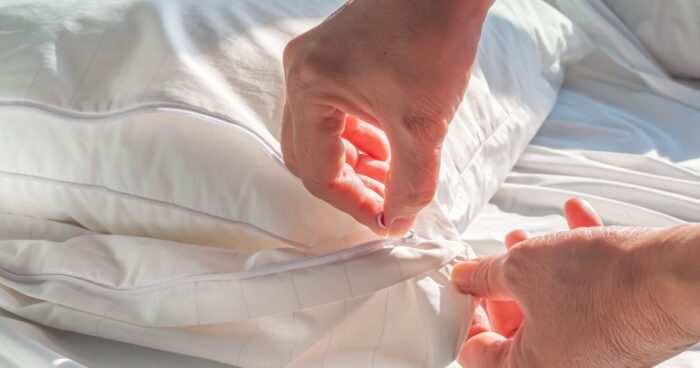 We recommend anti-dust-mite bedding that prevents mites from living in your bed. This way you can enjoy quality sleep without allergic reactions.