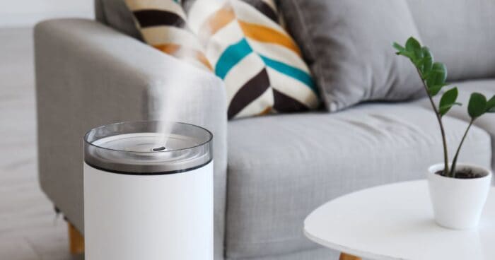 Dry air dries out mucous membranes and skin, which only makes eczema worse. A humidifier is a key tool for atopic eczema relief. Start by measuring the humidity in your room with a hygrometer. If the reading drops below 50 %, it's time to switch on the humidifier.