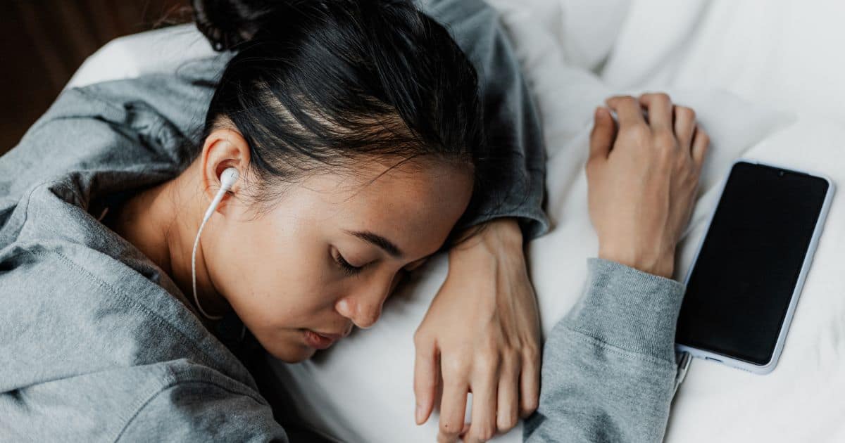 Finally get quality sleep — avoid blue light and fall asleep without any trouble